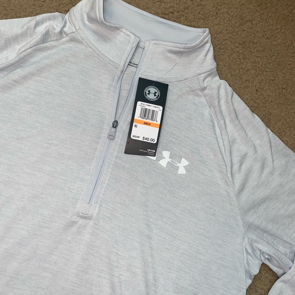 New Men’s Under Armour light gray pullover S